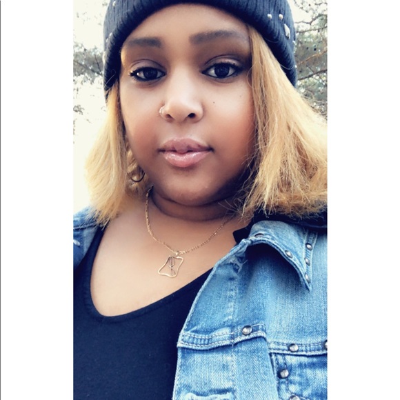 Meet your Posher, Jadia - Picture 4 of 6